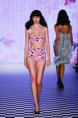 BERLIN FASHION WEEK SS 2011 on FASHIONDAILYMAG.COM by Brigiite Segura photo by image.net