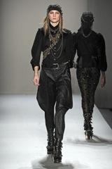 Alexandre Herchcovitch Fall Winter collection 2010 | 2011 NEW YORK photo courtesy of Bismarck Phillips on FDM fashiondailymag.com by Brigitte Segura