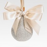 ELLIOT RAFFIT PEAR ornament at SAKS in home for the holidays on fashiondailymag ELLIOT RAFFIT PEAR ornament at SAKS in home for the holidays on fashiondailymag