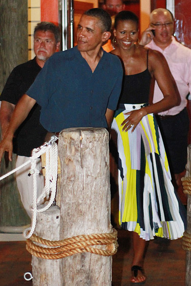michelle obama wears suno skirt on FashionDailyMag photo associated press 