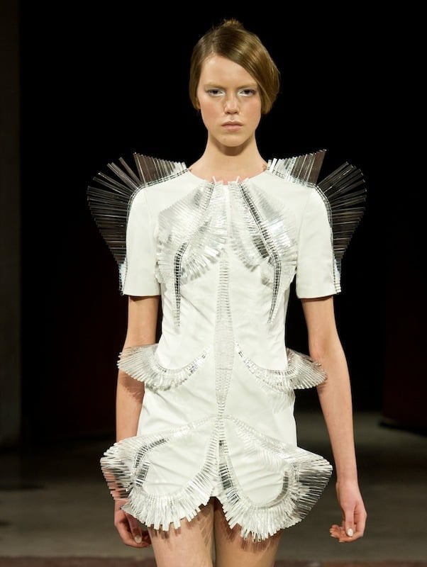 IRIS van HERPEN couture futuristic - Fashion Daily Mag